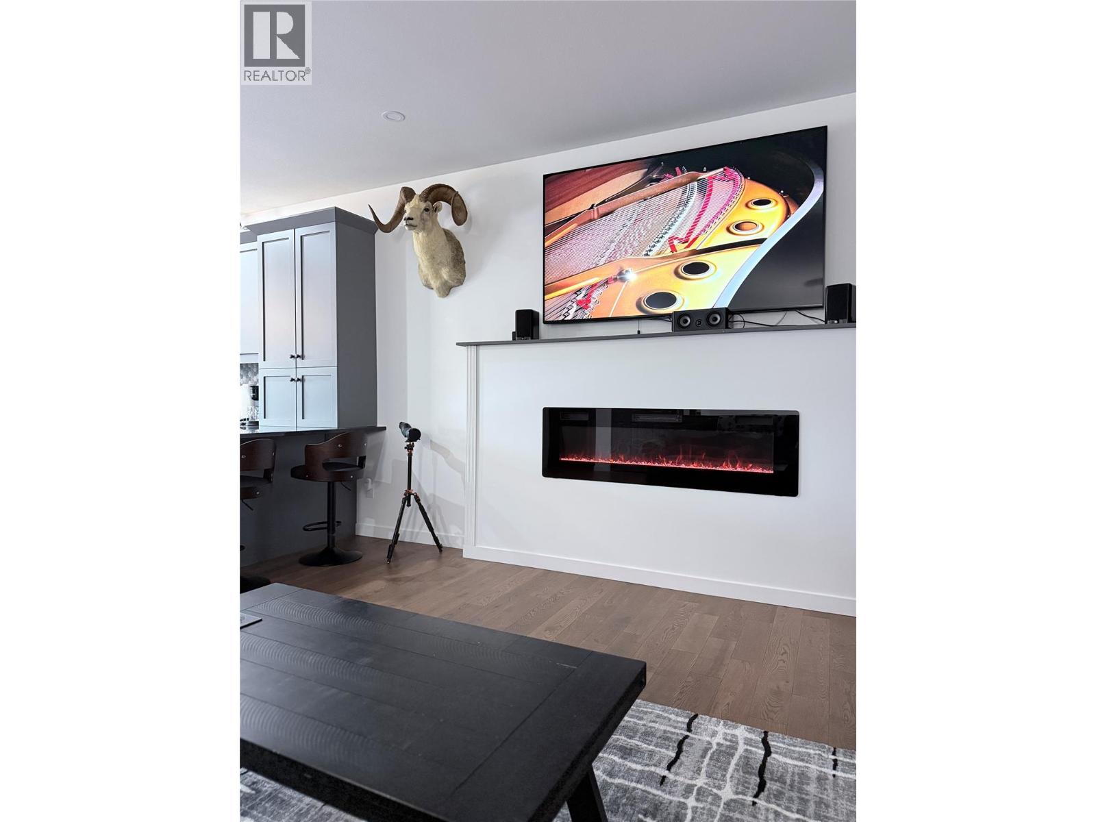 8779 MOUNTAIN VIEW Street, Canal Flats