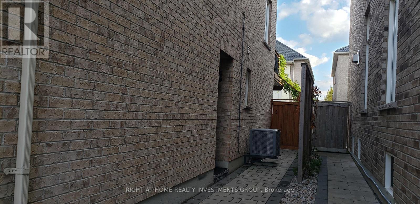 Single Family House for Sale in  BARLETTA DRIVE Vaughan (Patterson) 