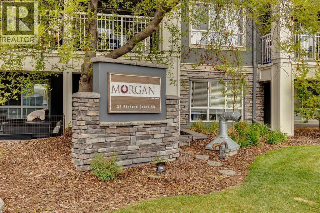 Single Family House for Sale in   Richard Court SW Lincoln Park Calgary 