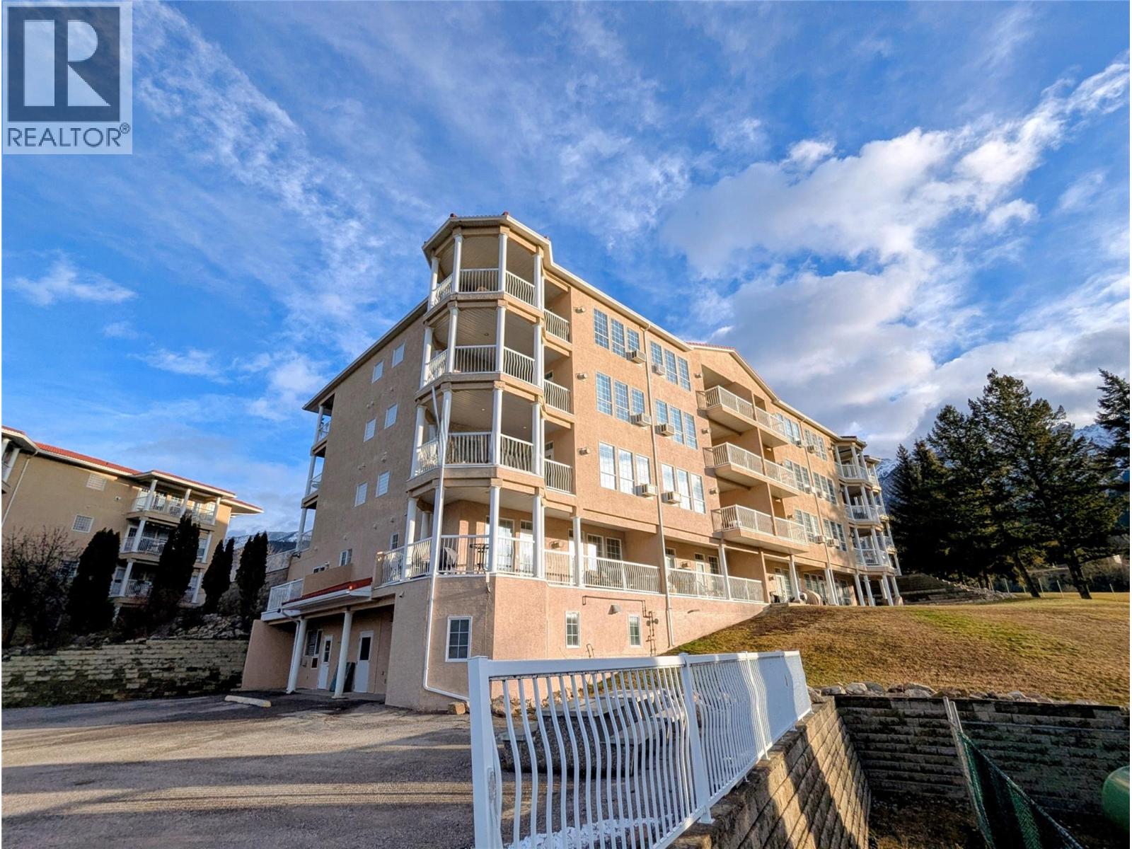 5052 Riverview Road Unit# 2008A, Fairmont Hot Springs