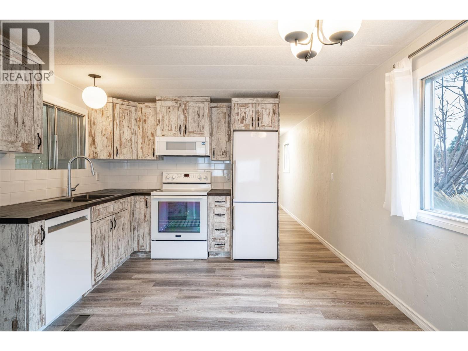 4505 McLean Creek Road Unit# E14, Okanagan Falls