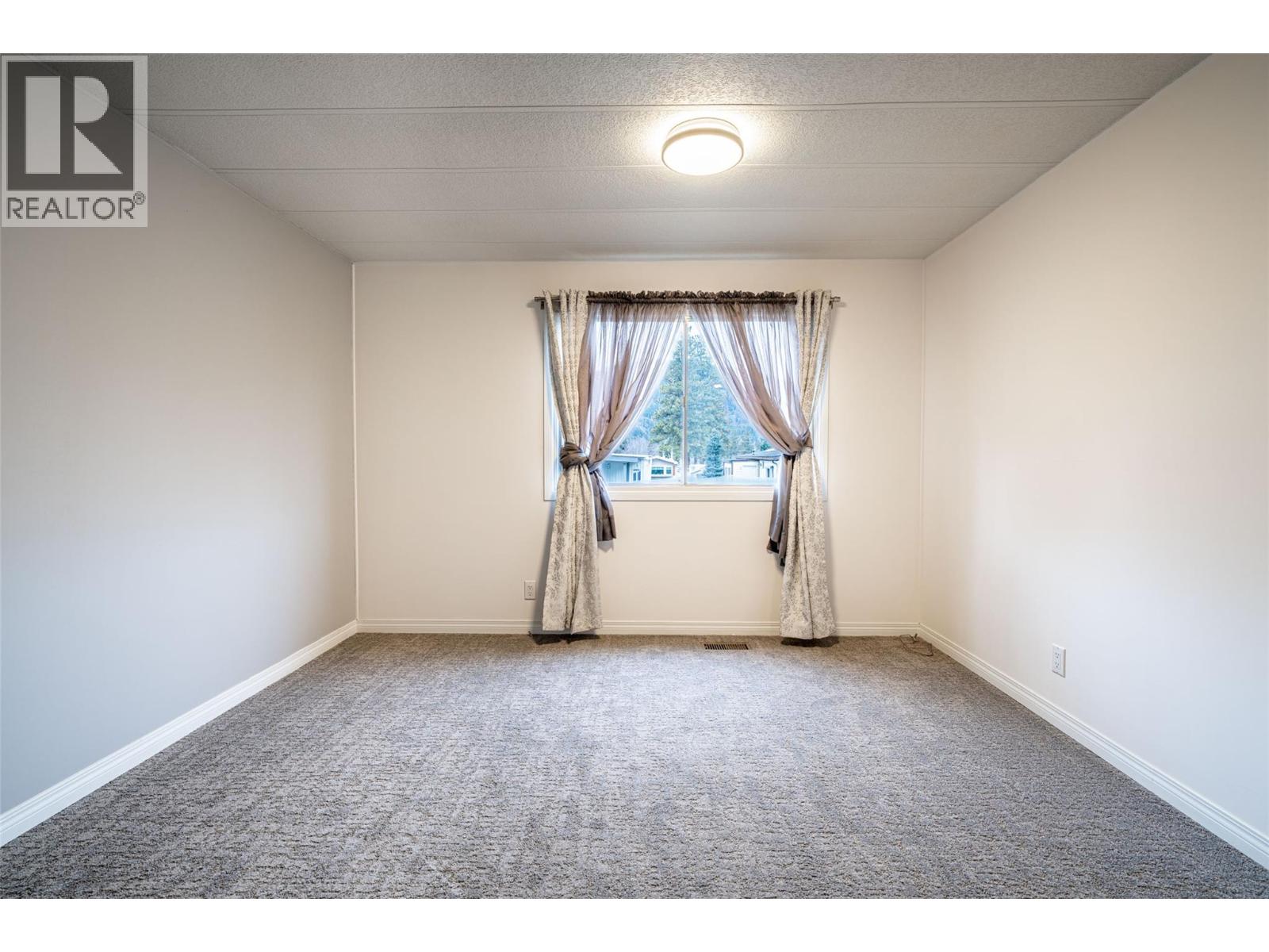 4505 McLean Creek Road Unit# E14, Okanagan Falls