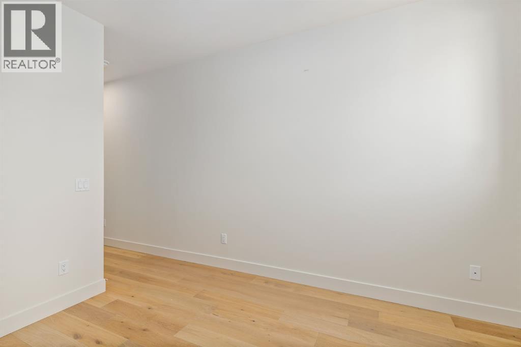 Single Family House for Sale in   Street NW Hillhurst Calgary 