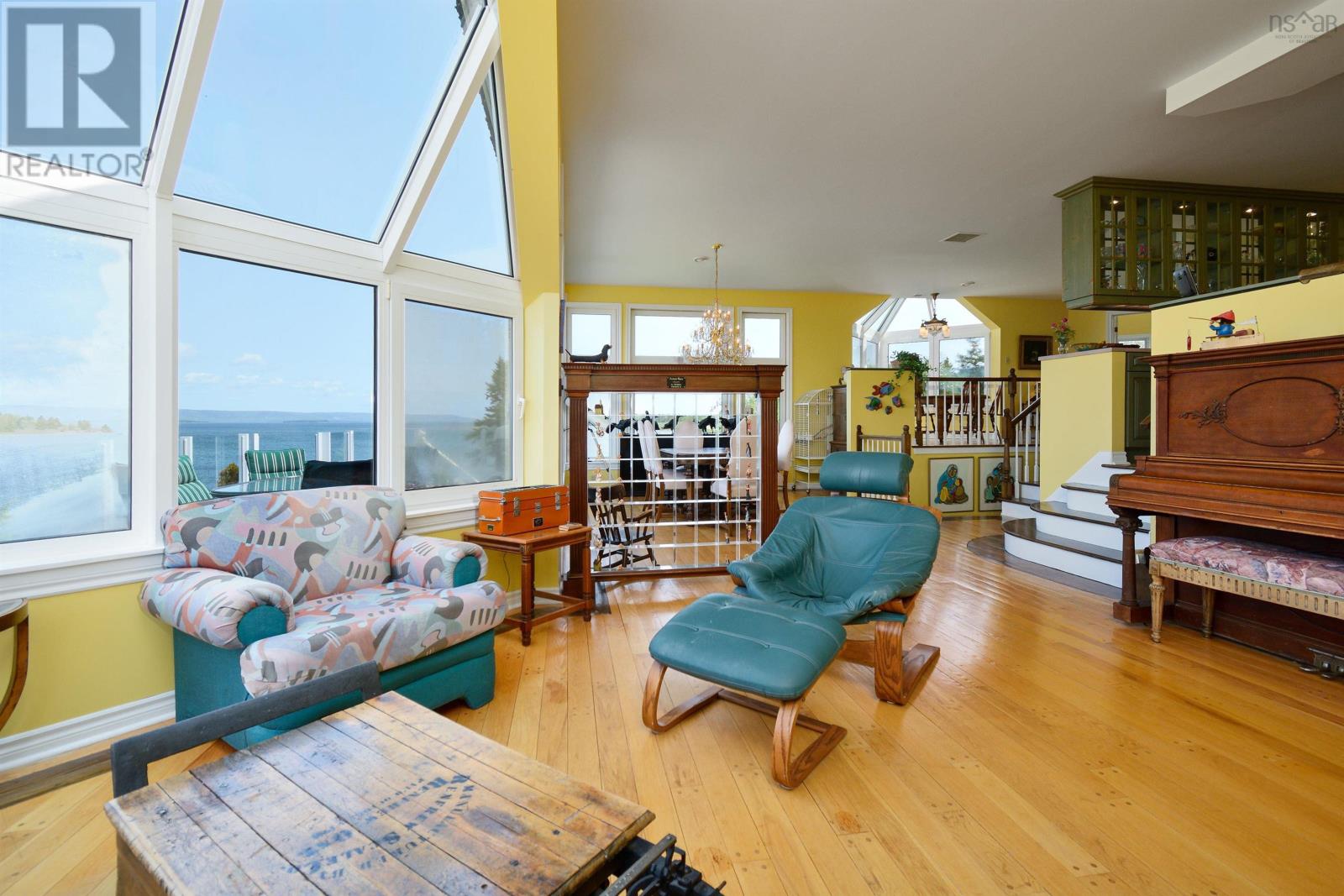 Property 16 of 51 of 2641 West Bay Road