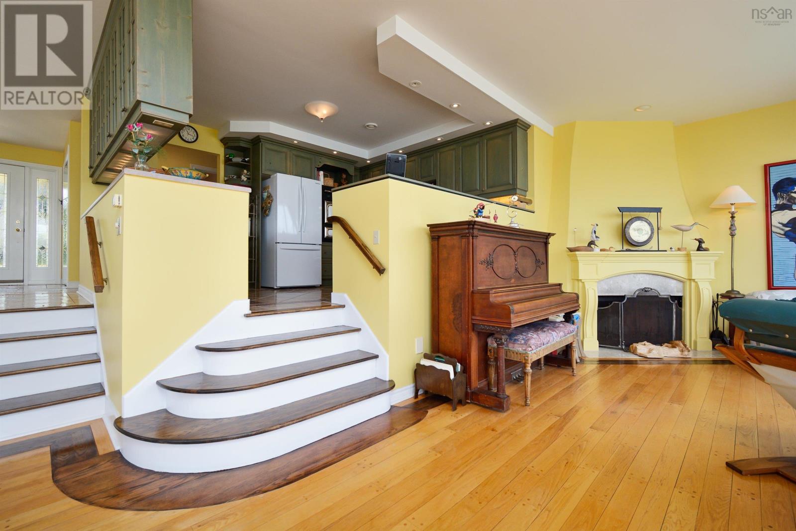 Property 28 of 51 of 2641 West Bay Road