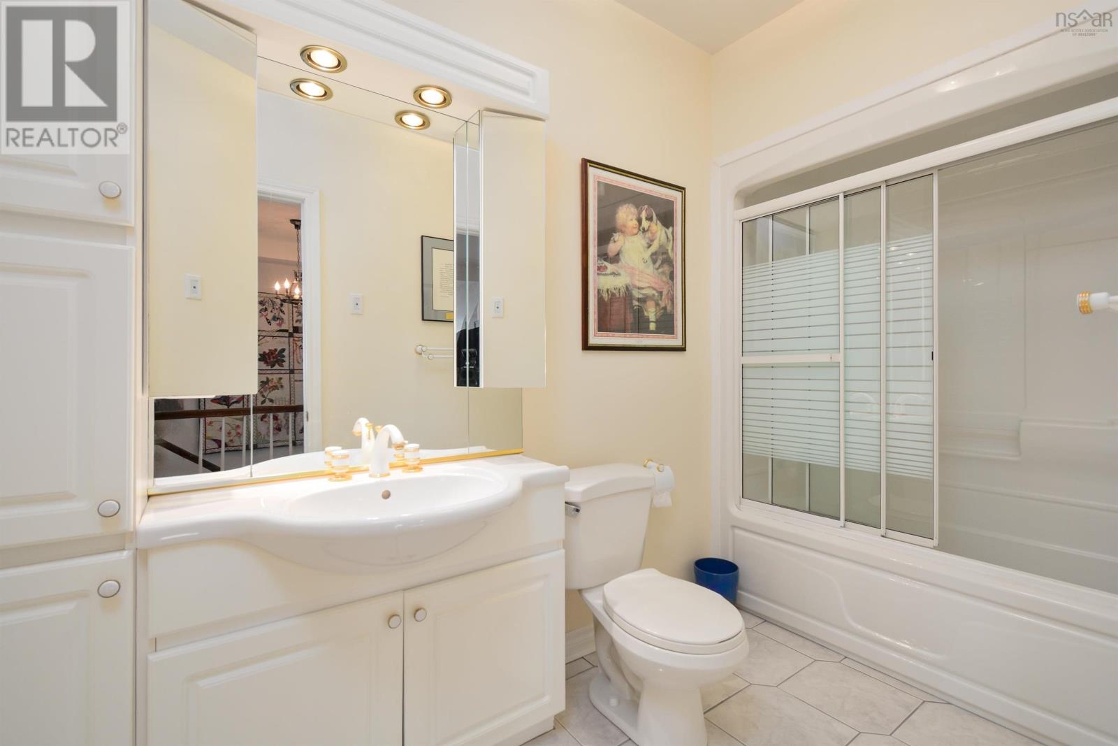 Property 44 of 51 of 2641 West Bay Road