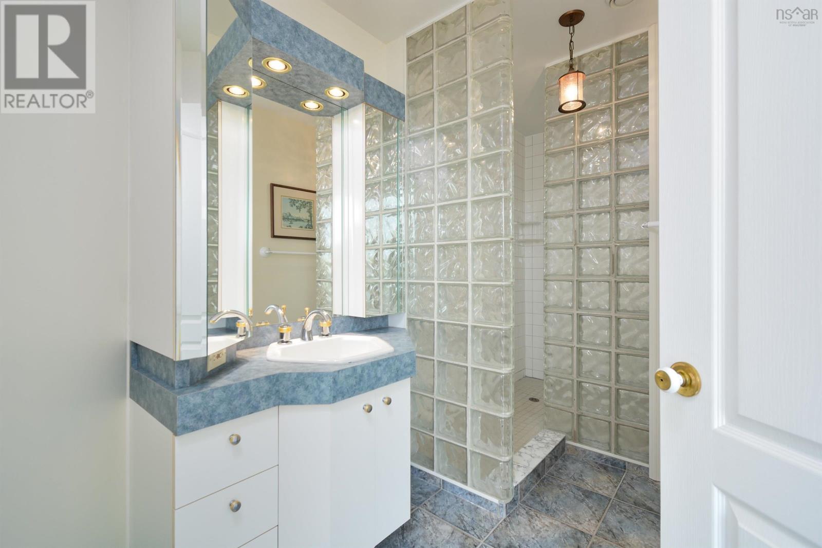 Property 24 of 51 of 2641 West Bay Road