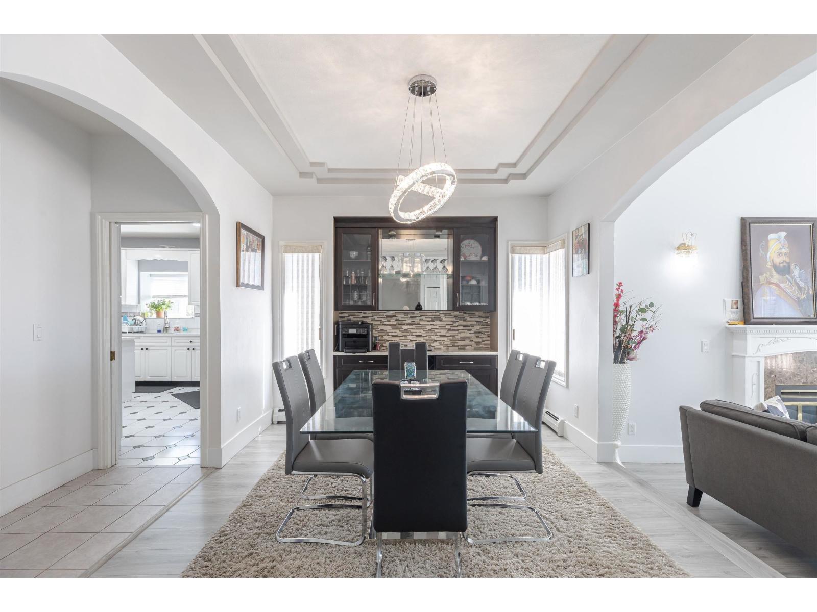 8298 151A STREET - Photo 4 of 27, Surrey, British Columbia