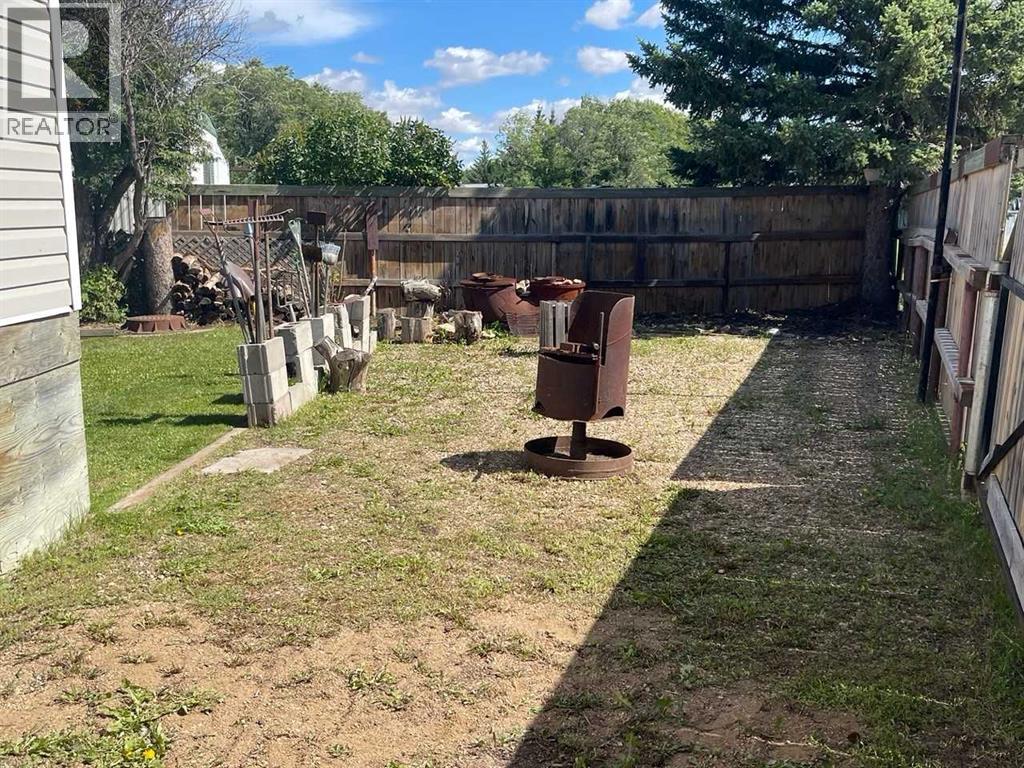 
          1549 15 Crescent
            <br/>
            <span>Wainwright</span>
            , 
            <span>AB</span>
             <span>T9W1K8</span>
         - Photo 23