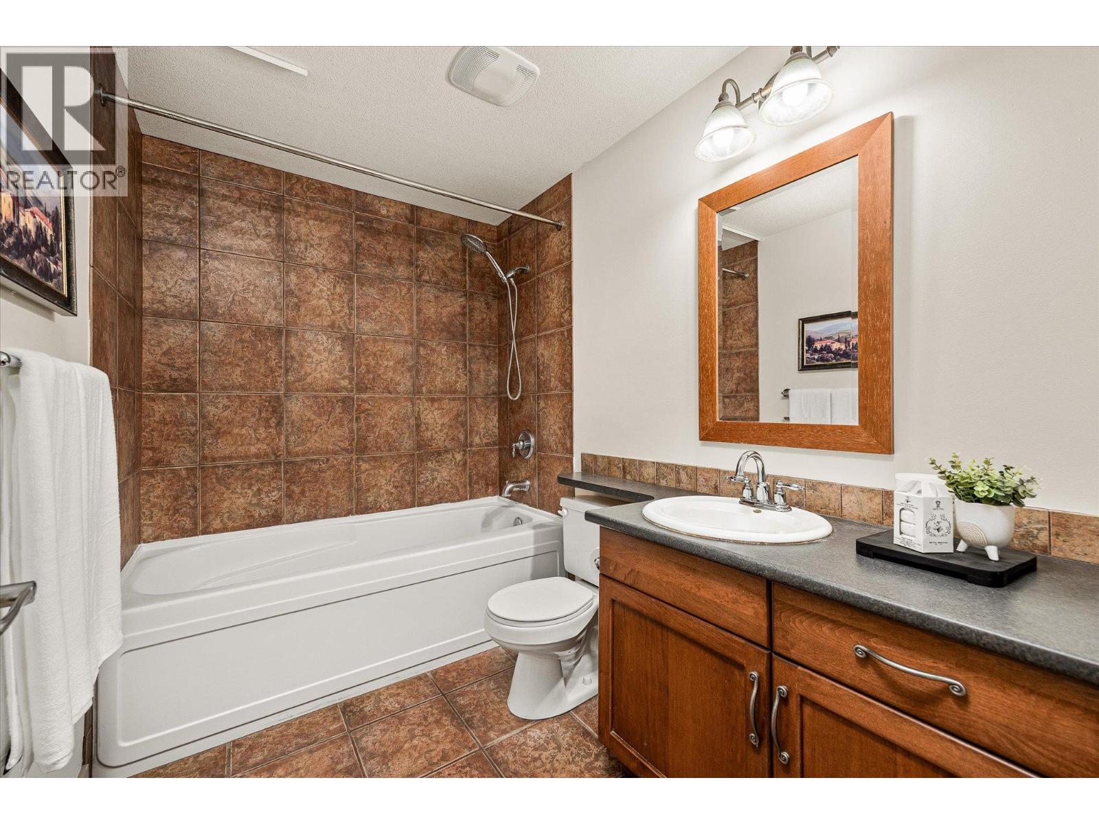 126 1795 Country Club Drive, Kelowna