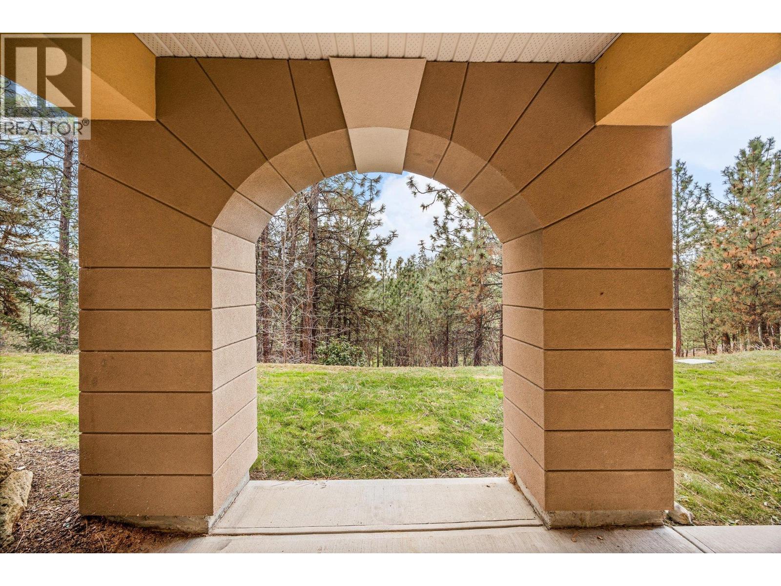 126 1795 Country Club Drive, Kelowna