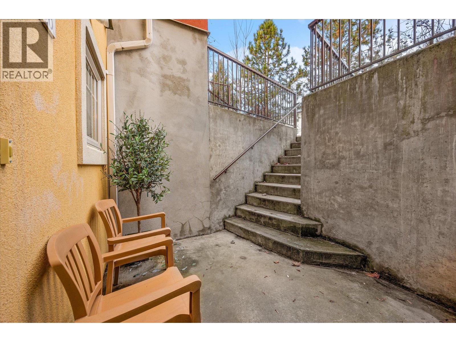 126 1795 Country Club Drive, Kelowna