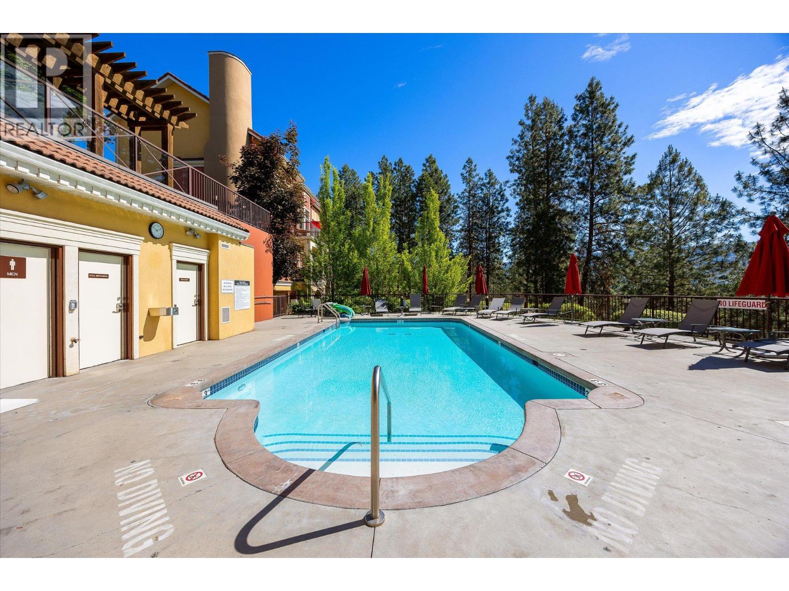 126 1795 Country Club Drive, Kelowna