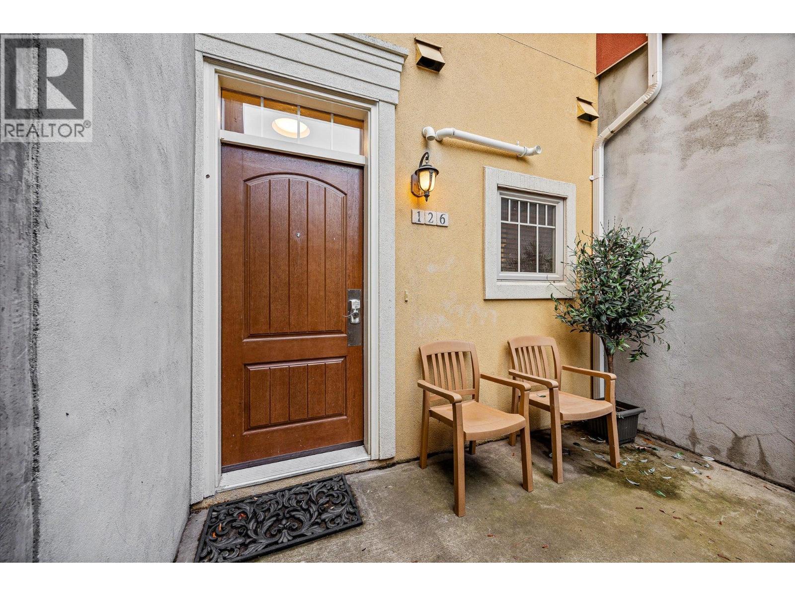 126 1795 Country Club Drive, Kelowna