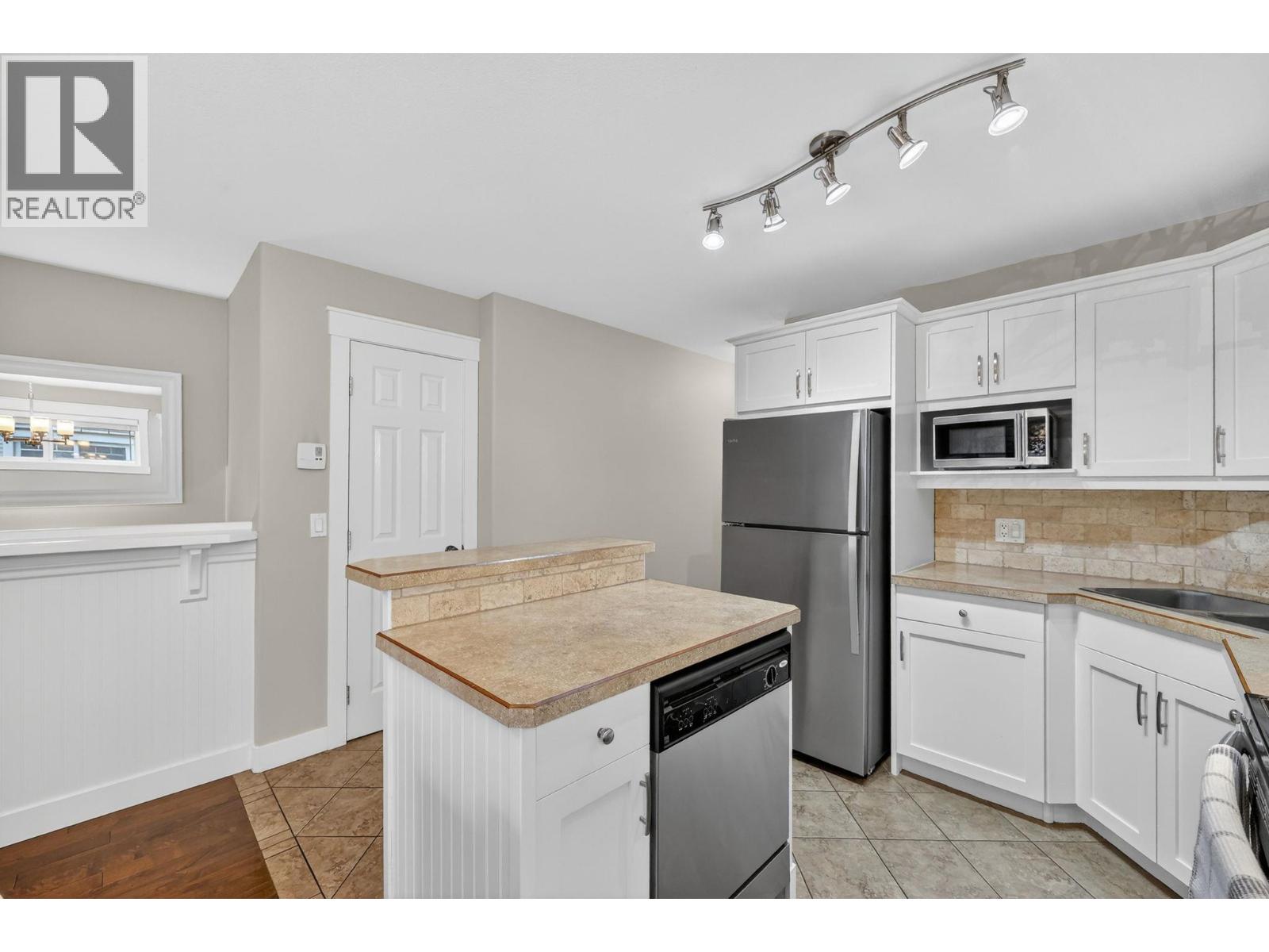 109 1390 Dilworth Crescent, Kelowna