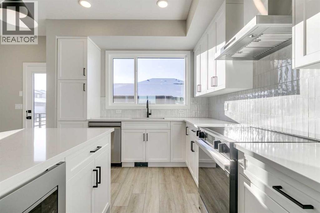 Single Family House for Sale in  Silverton Glen Way SW Silverado Calgary 