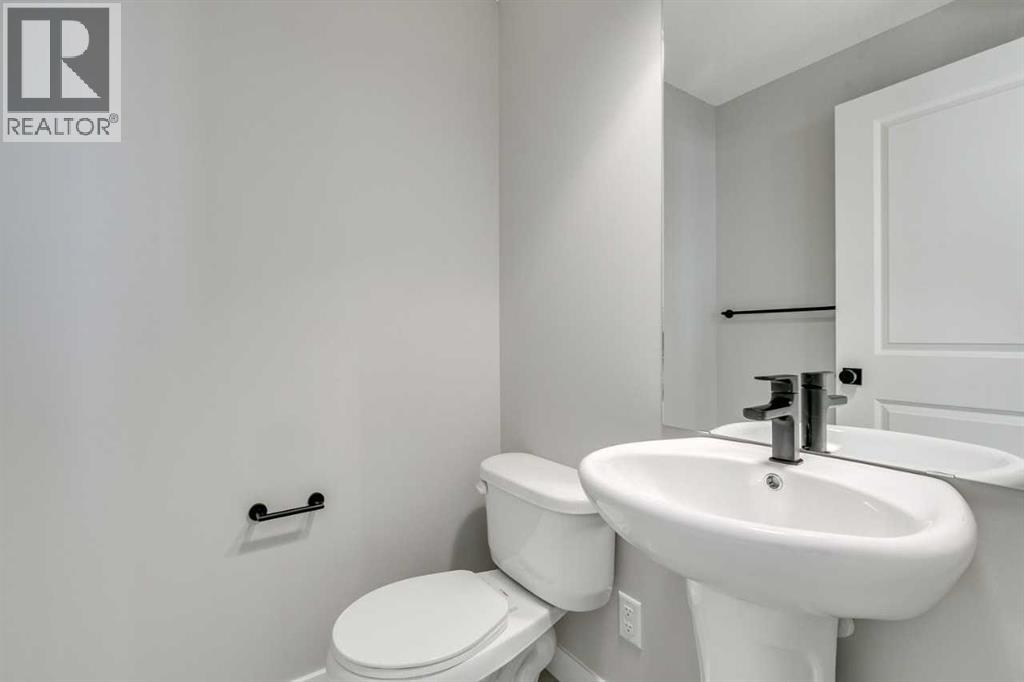 Single Family House for Sale in  Silverton Glen Way SW Silverado Calgary 