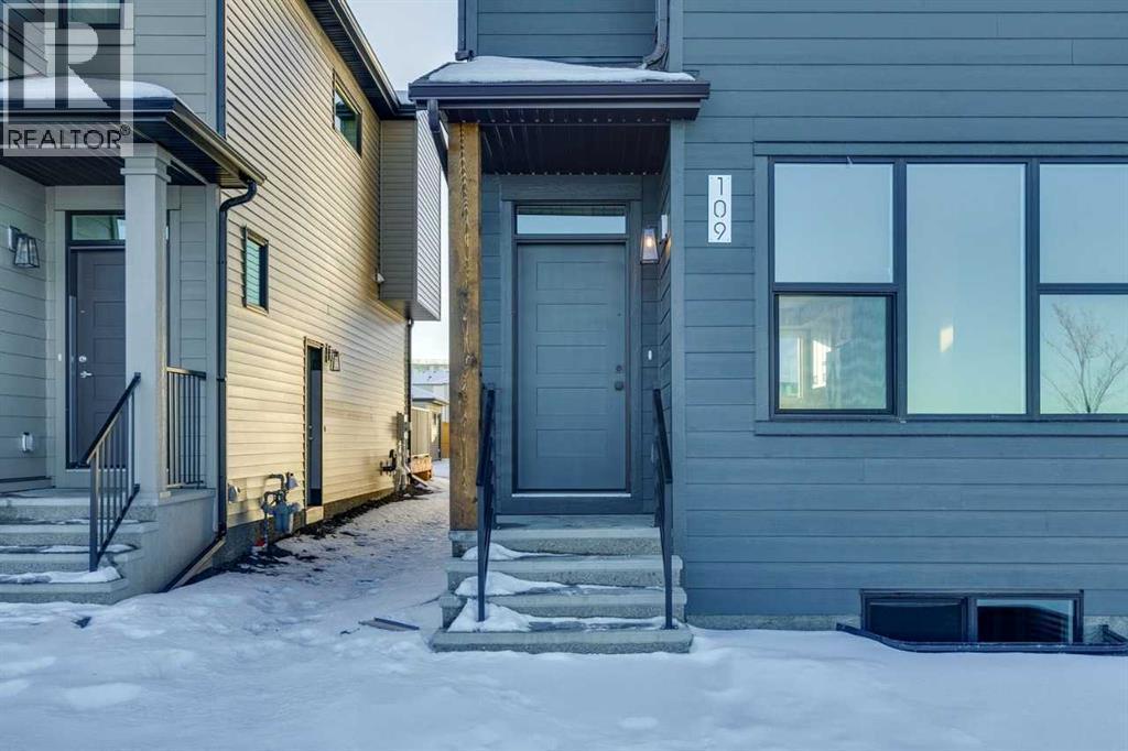 Single Family House for Sale in  Silverton Glen Way SW Silverado Calgary 