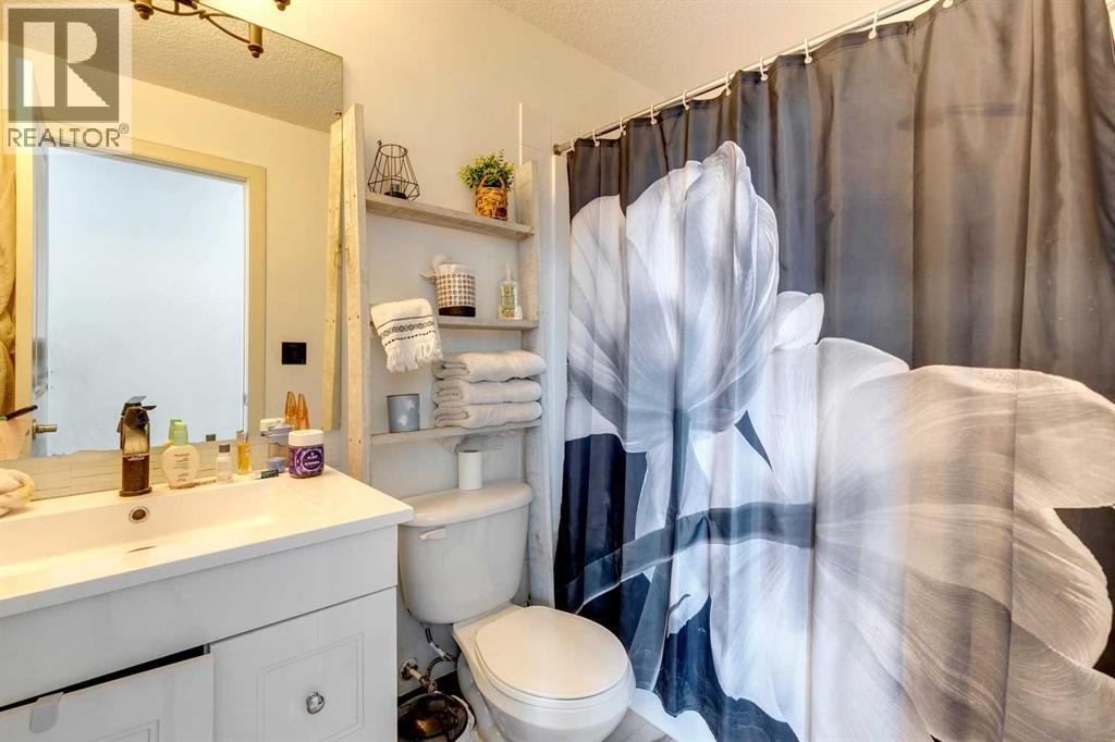 Single Family House for Sale in   A Street SW Bankview Calgary 