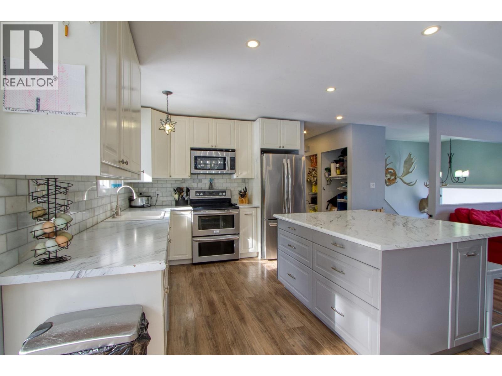 5047 EASZEE DRIVE - 9