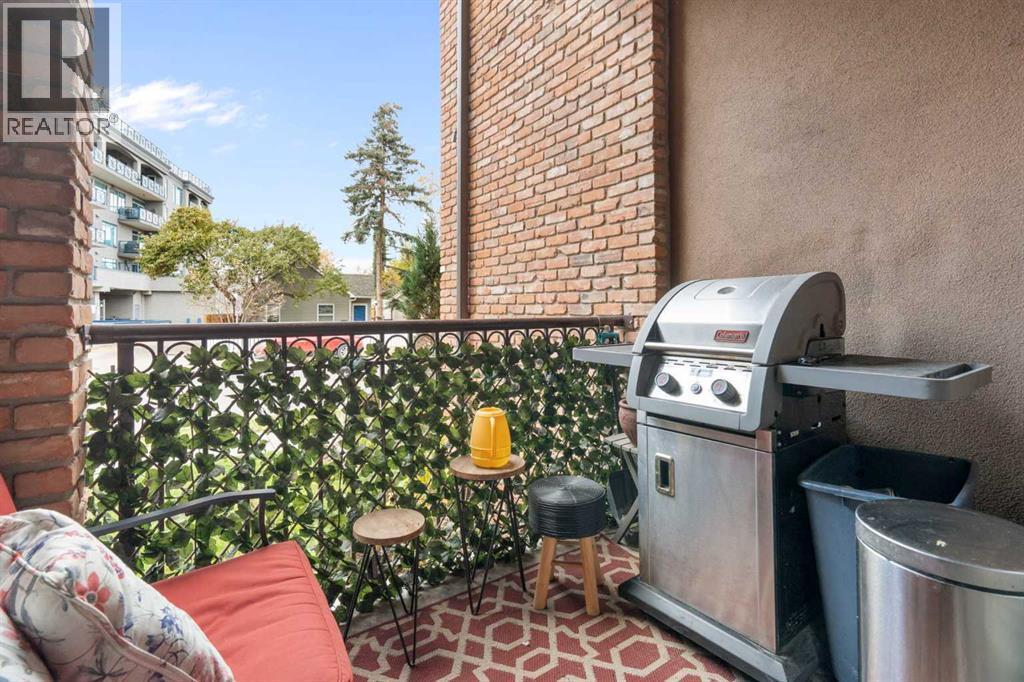 Single Family House for Sale in   Kensington Close NW Hillhurst Calgary 