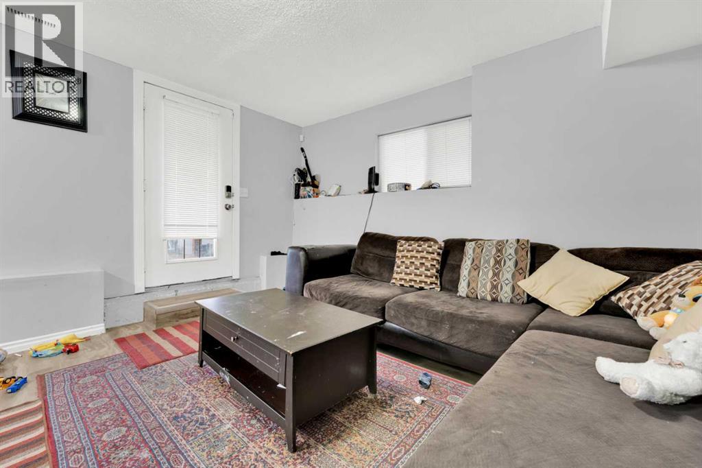 Single Family House for Sale in  Tarawood Place NE Taradale Calgary 