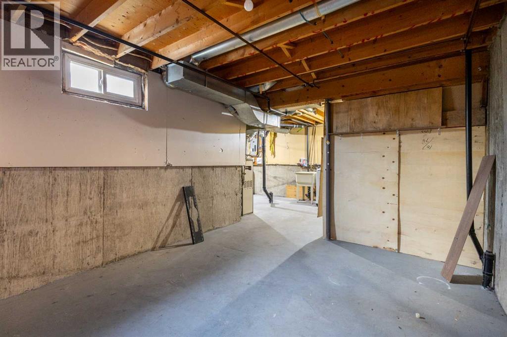 Single Family House for Sale in   Whitnel Court NE Whitehorn Calgary 