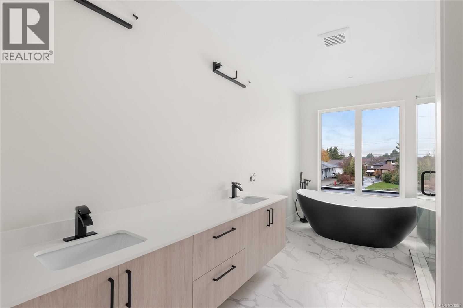 2293 Adela Pl, Sidney