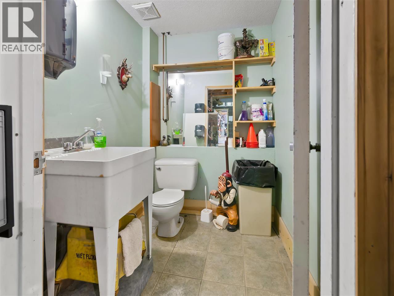 2A 747 NORTH ROAD, Gibsons