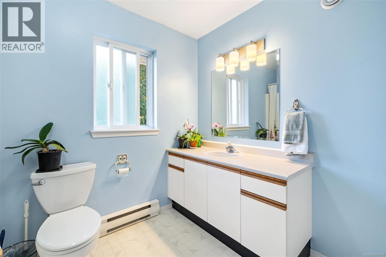 1 2516 Dingwall St, Duncan