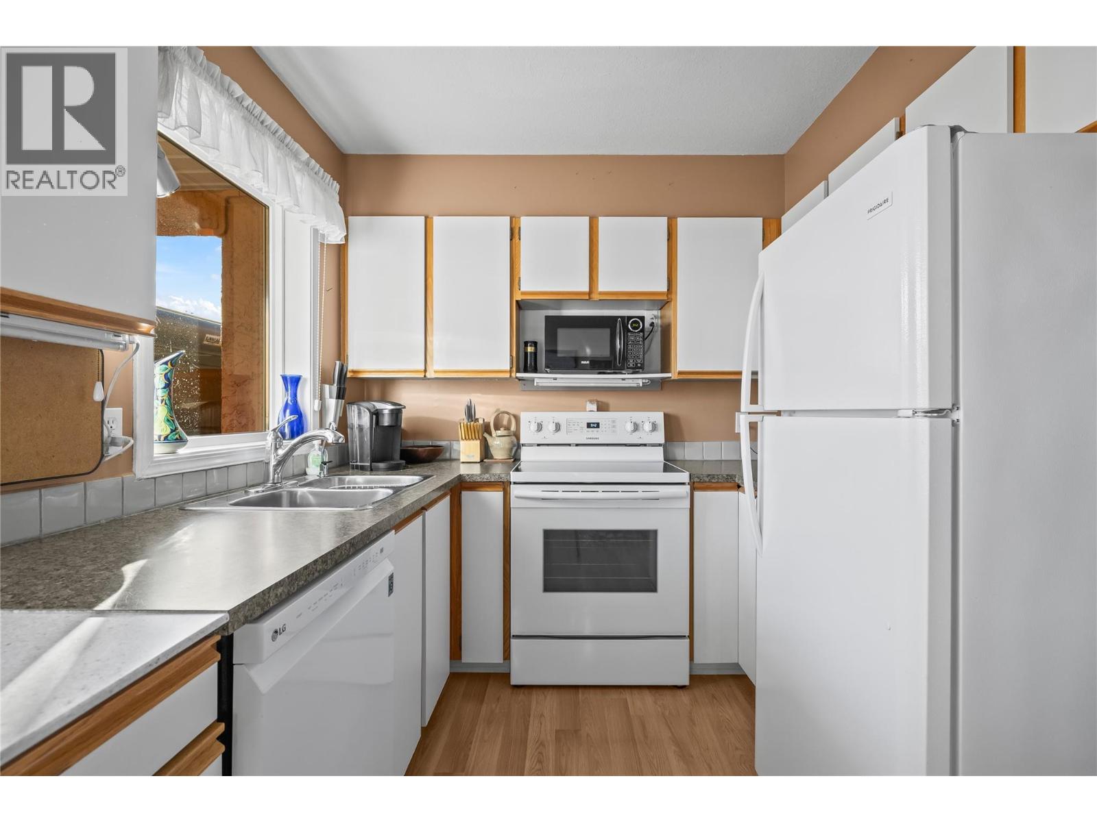 6 2433 Ingram Road, West Kelowna