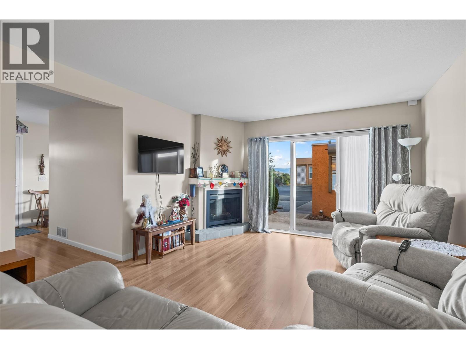 6 2433 Ingram Road, West Kelowna