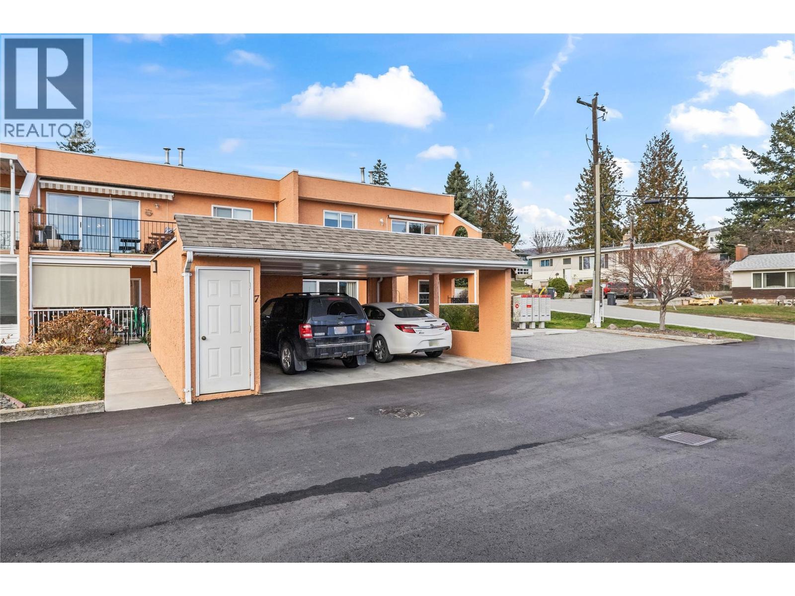 6 2433 Ingram Road, West Kelowna