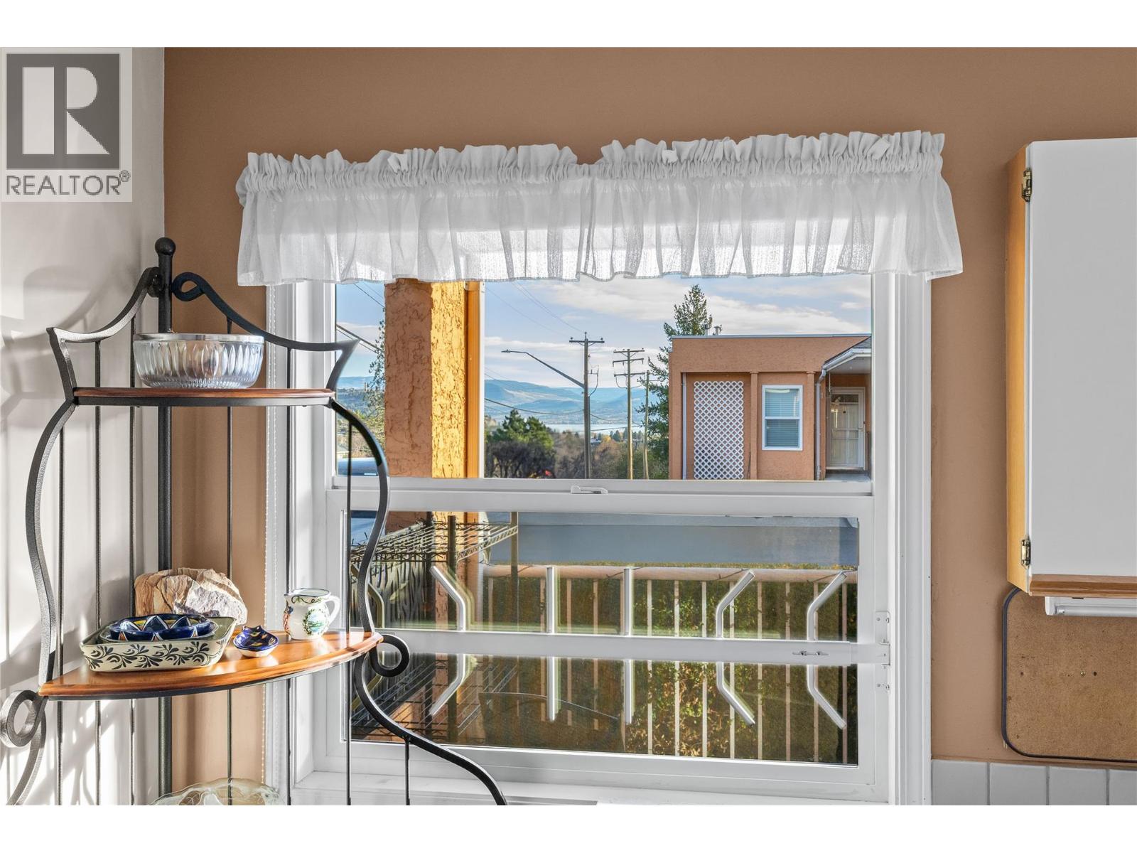 6 2433 Ingram Road, West Kelowna