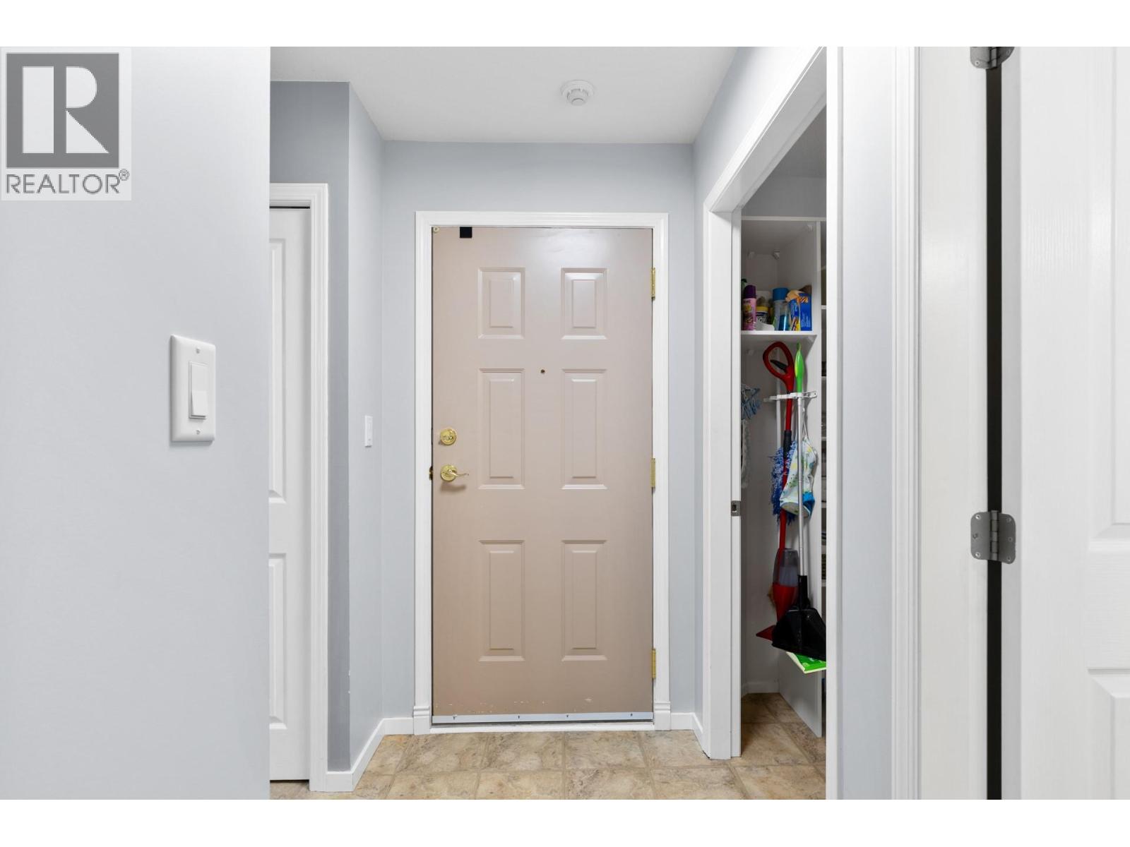 205 3858 Brown Road, West Kelowna