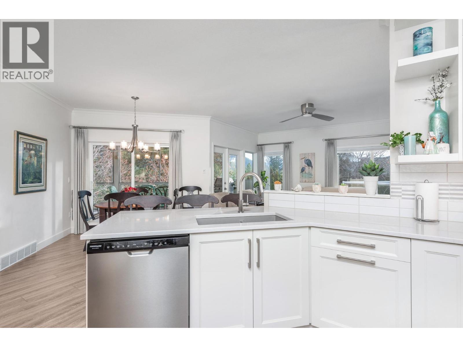 3 6924 Manning Place, Vernon