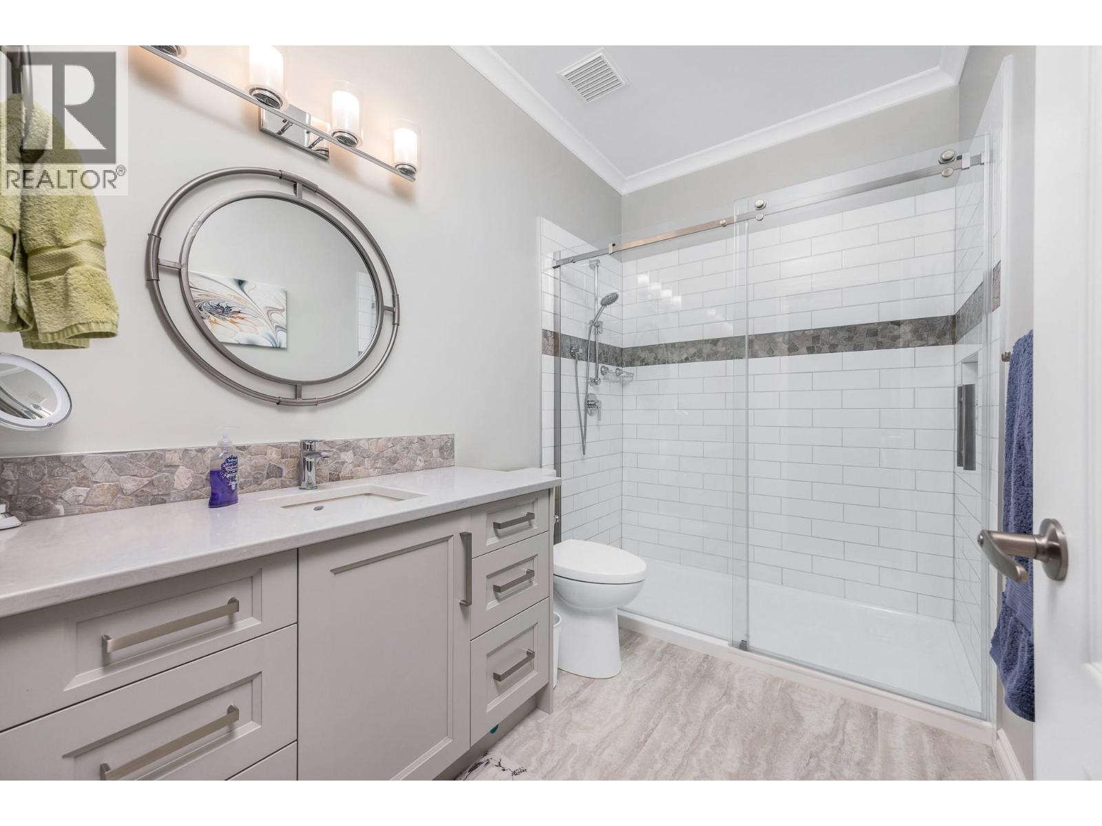 3 6924 Manning Place, Vernon