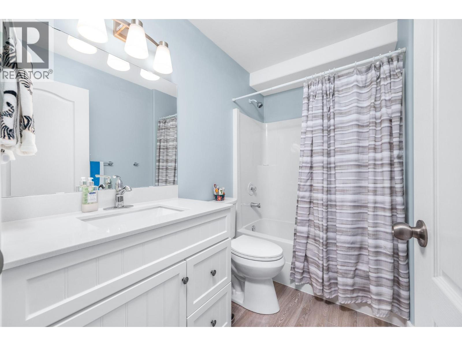 3 6924 Manning Place, Vernon