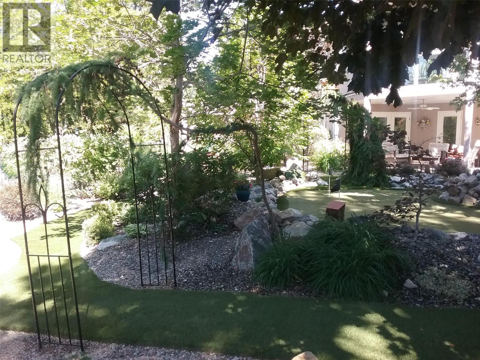 3 6924 Manning Place, Vernon