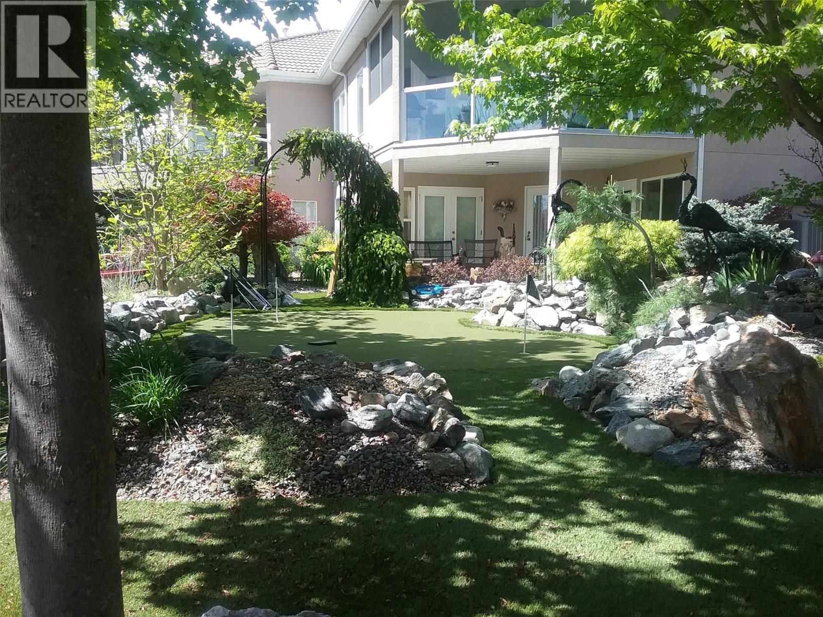 3 6924 Manning Place, Vernon