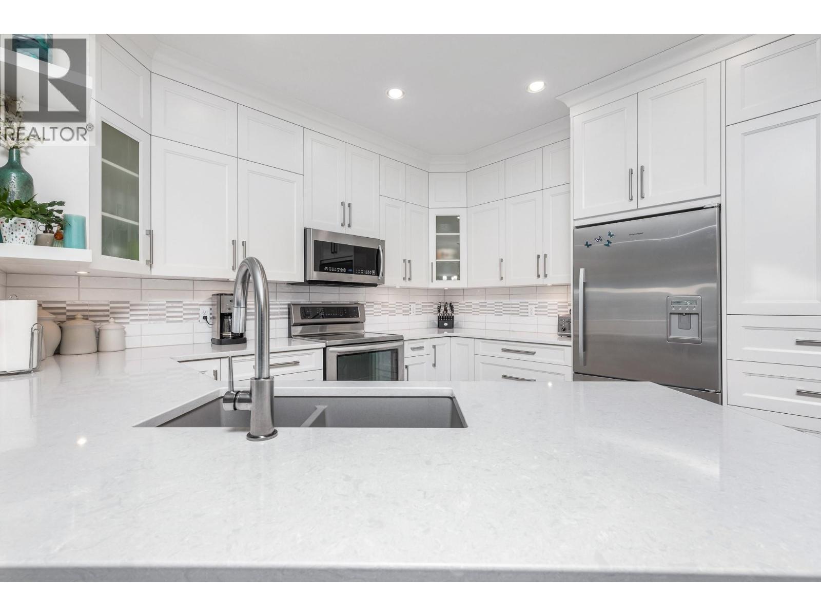 3 6924 Manning Place, Vernon