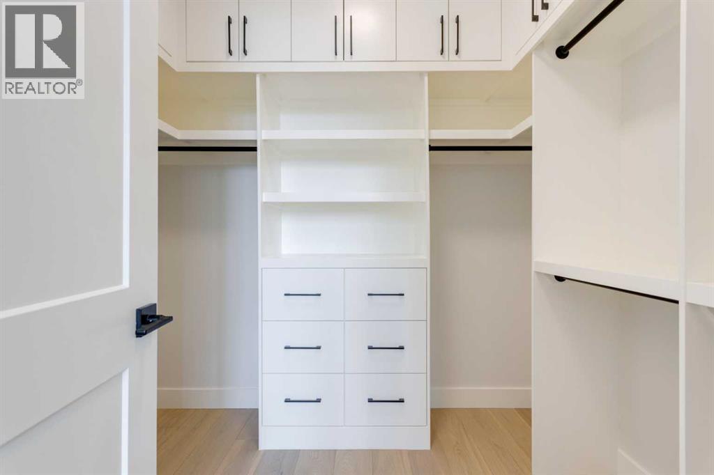 Single Family House for Sale in   Avenue NE Renfrew Calgary 