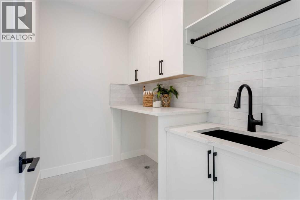 Single Family House for Sale in   Avenue NE Renfrew Calgary 