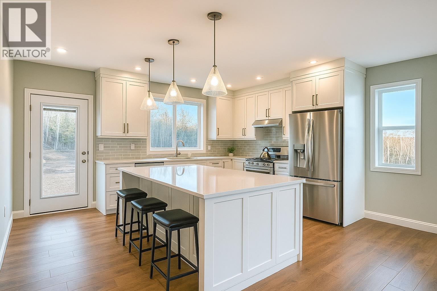 905 SPRUCE PLACE - 6