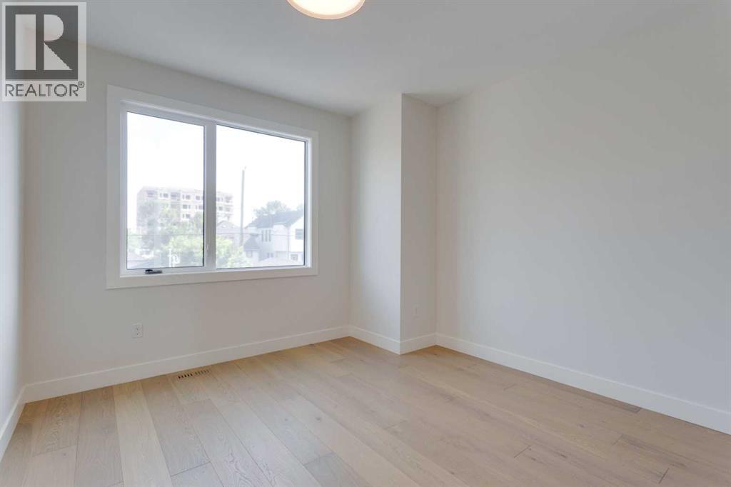 Single Family House for Sale in   Avenue NE Renfrew Calgary 