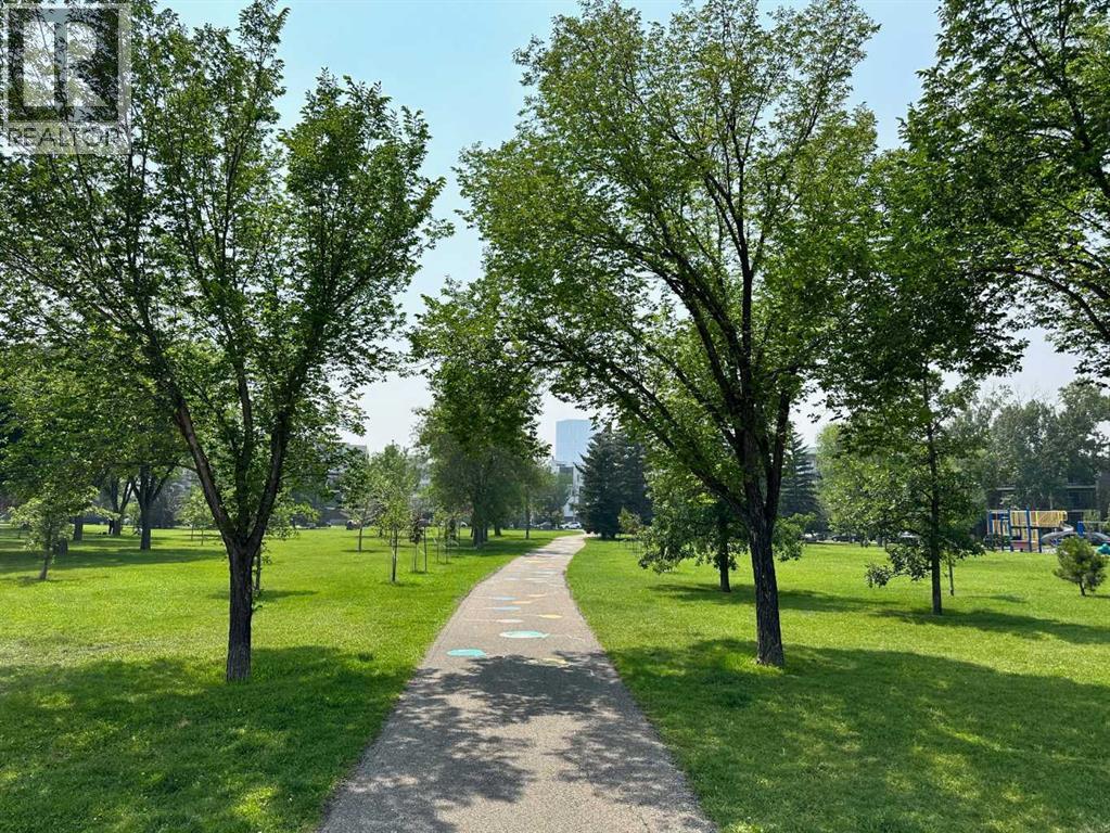 Single Family House for Sale in   Avenue NE Renfrew Calgary 