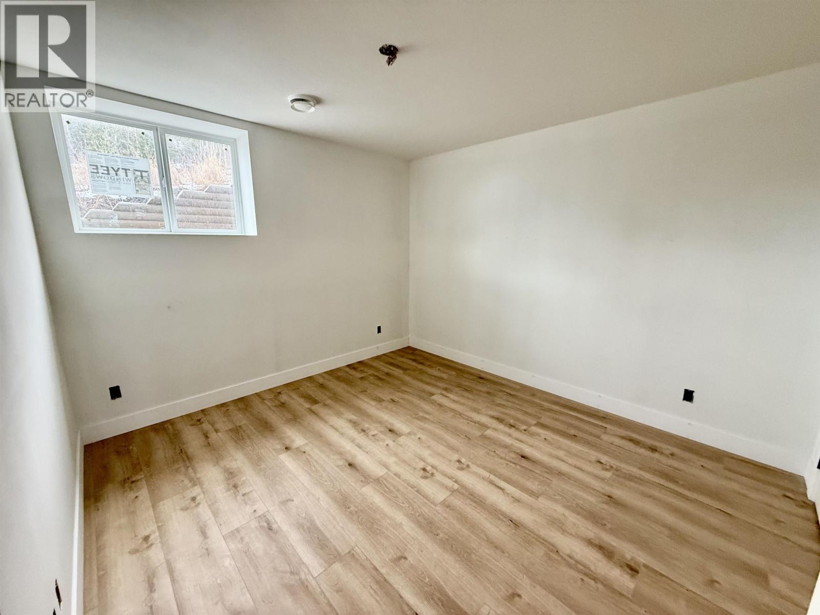 905 SPRUCE PLACE - 21