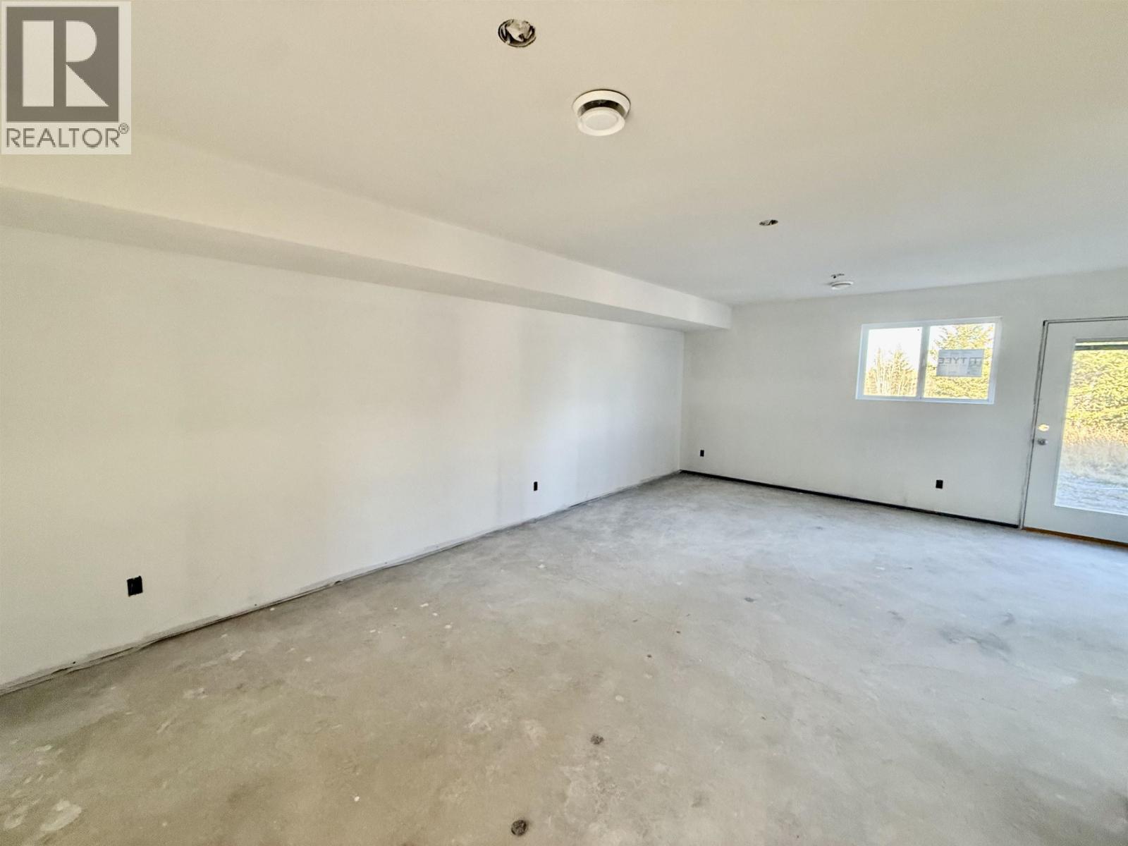 905 SPRUCE PLACE - 19