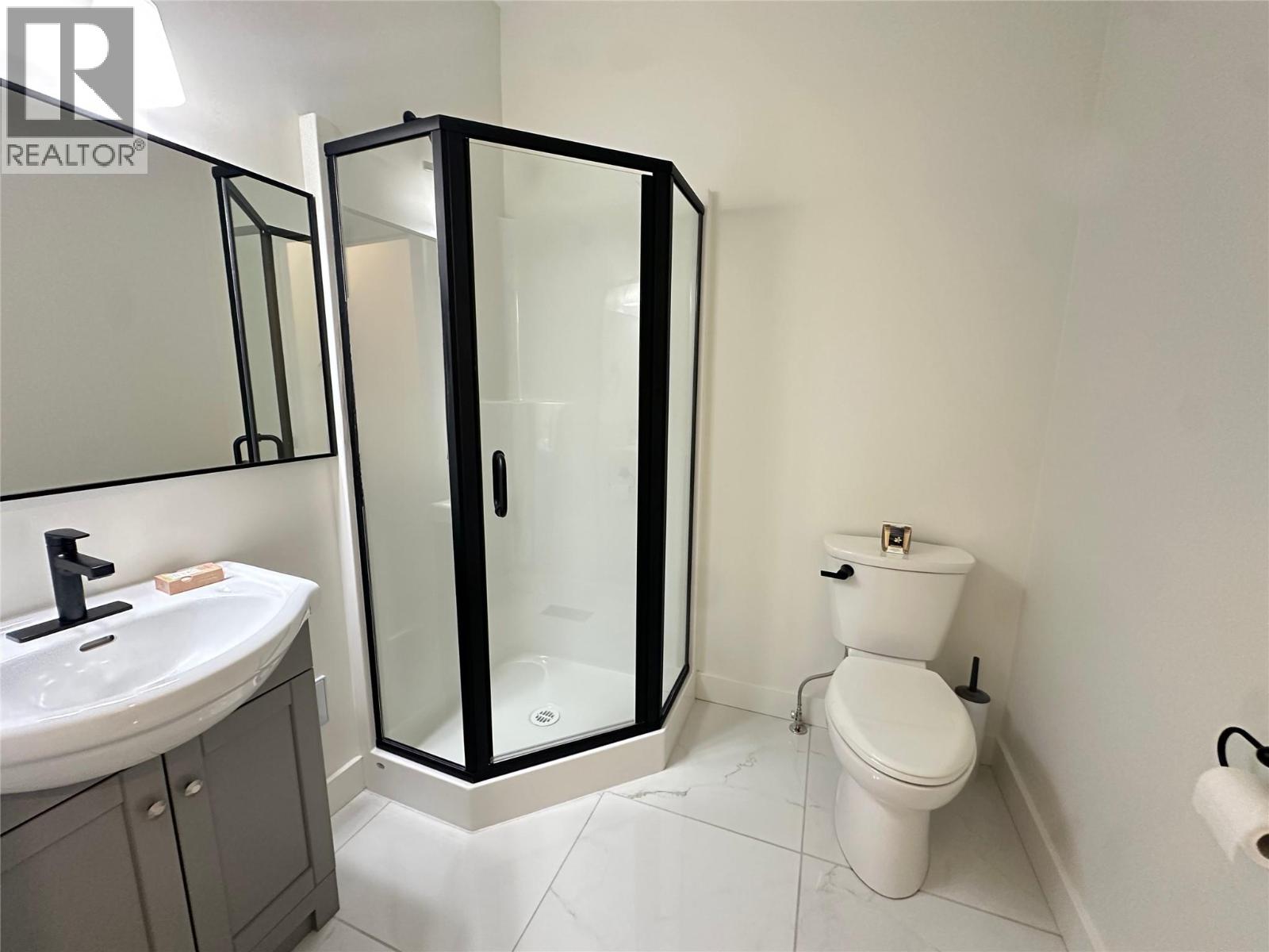 1257 Copper Road, Oliver