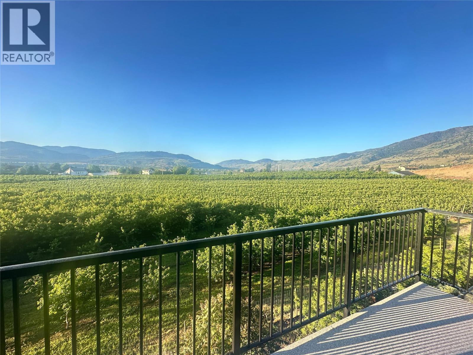 1257 Copper Road, Oliver